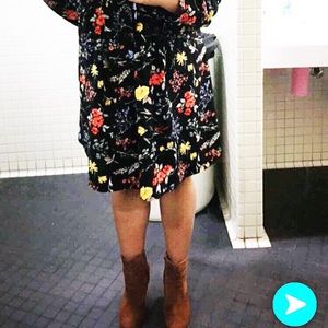 VGUC Faux Suede Camel / Brown Booties Size 7.5